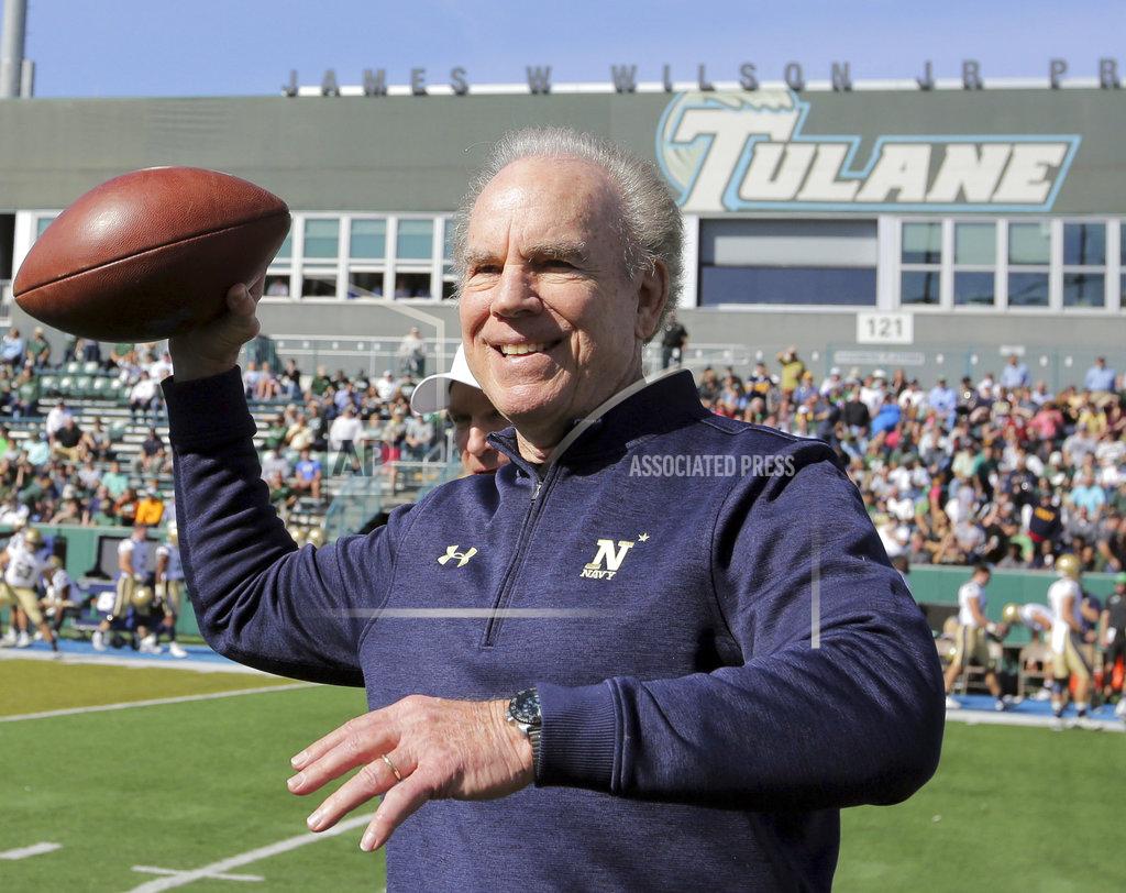 David Grunfeld Former Navy quarterback and Pro Football Hall of Famer Roger Staubach throws a football before an NCAA college football game between Navy and Tulane at Yulman Stadium in New Orleans, Saturday, Nov. 24, 2018. (David Grunfeld/The Times-Picayune via AP)