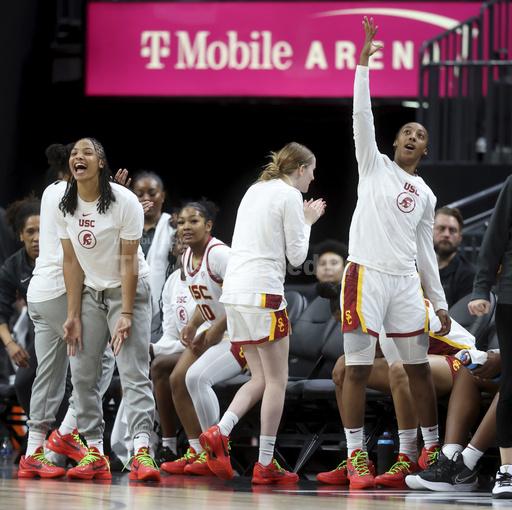 USC guard Aaliyah Gayles takes court for warmups 19 months after she was shot multiple times - Vimarsana News