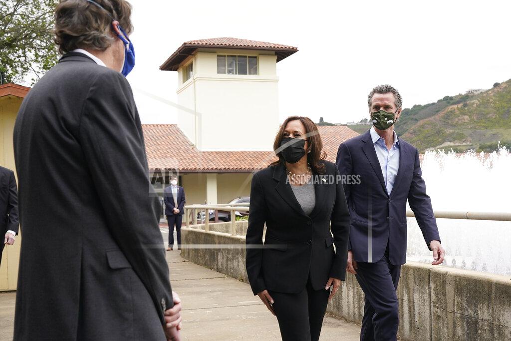 Jacquelyn Martin FILE - In this April 5, 2021, file photo, Vice President Kamala Harris, left, and California Gov. Gavin Newsom visit the Upper San Leandro Water Treatment Plant in Oakland, Calif. The California Democratic Party is gathering for its annual convention on the heels of a recall against Gov. Gavin Newsom reaching the signature threshold to qualify for the ballot. Newsom is set to address the party faithful Saturday, May 1, alongside other big names like Vice President Kamala Harris. (AP Photo/Jacquelyn Martin, File)