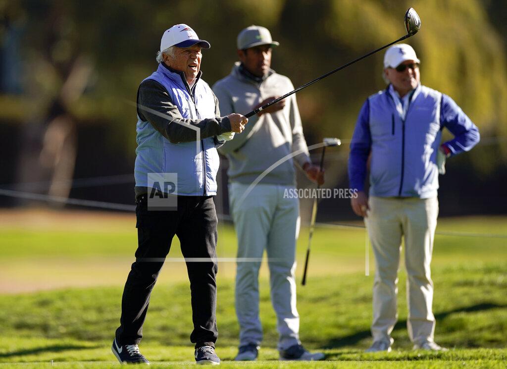 Ryan Kang Robert Kraft, owner of the New England Patriots, watches his tee shot on the 15th hole during the Genesis Invitational pro-am golf event at Riviera Country Club, Wednesday, Feb. 17, 2021, in the Pacific Palisades area of Los Angeles. (AP Photo/Ryan Kang)