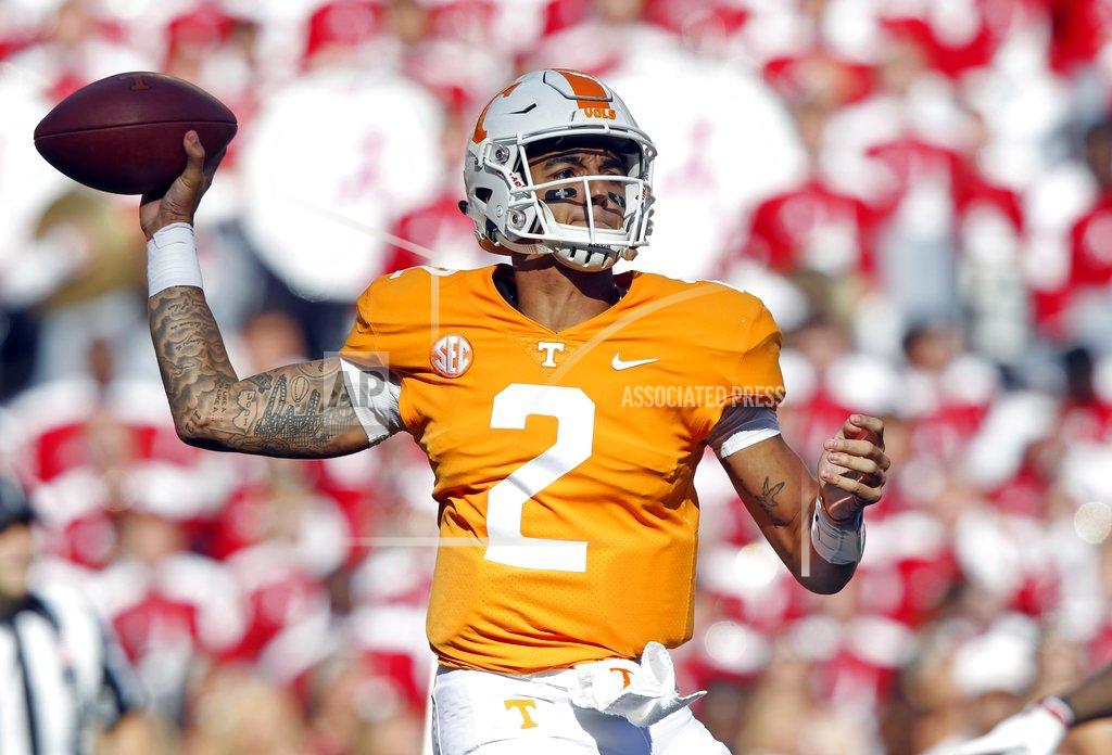 Wade Payne Tennessee quarterback Jarrett Guarantano (2) throws to a receiver in the first half of an NCAA college football game against Alabama Saturday, Oct. 20, 2018, in Knoxville, Tenn. (AP Photo/Wade Payne)