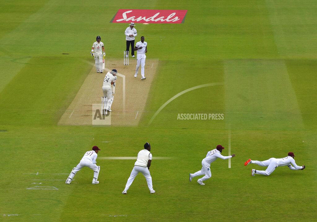 Mike Hewitt England's Joe Denly, center, bats during the first day of the 1st cricket Test match between England and West Indies, at the Ageas Bowl in Southampton, England, Wednesday July 8, 2020. (Mike Hewitt/Pool via AP)