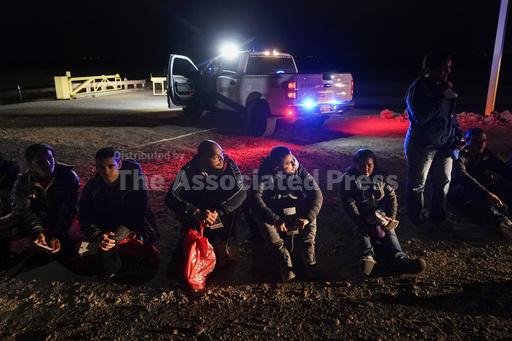 A judge blocks limits on asylum at US-Mexico border but... - Vimarsana News