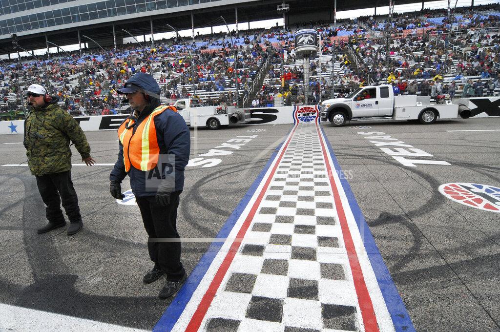 Rain postpones NASCAR race at Texas Motor Speedway