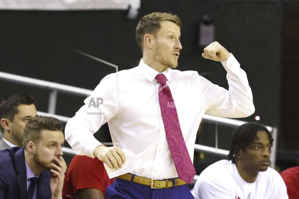 Rod Aydelotte Nicholls State basketball coach Austin Claunch gestures during the second half of an NCAA college basketball game against Baylor, Monday, Nov. 15, 2021, in Waco, Texas. (AP Photo/Rod Aydelotte)