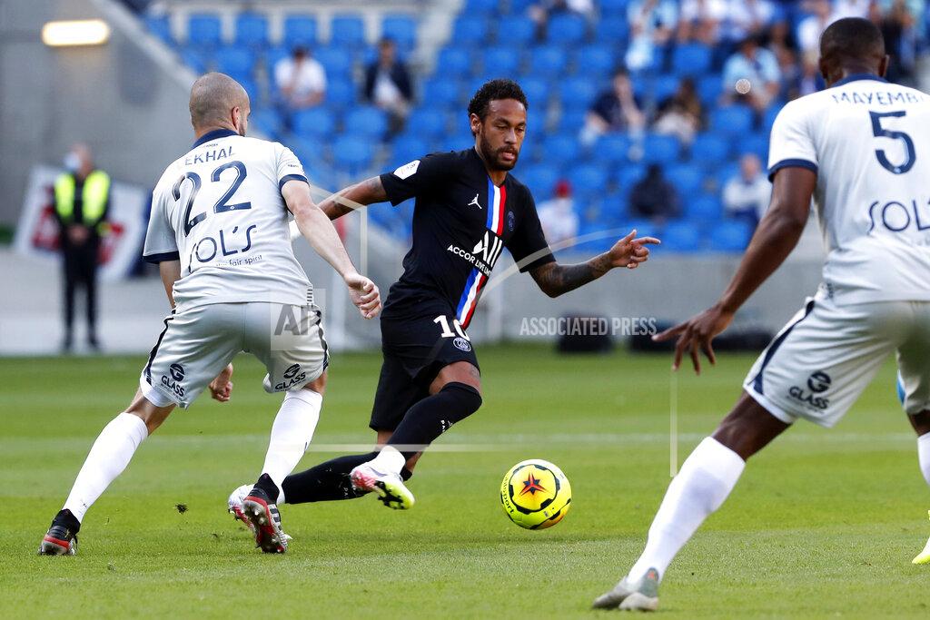 Thibault Camus Paris Saint Germain's Neymar, center, challenges for the ball with Victor Lekhal of Le Havre AC, left, and Fernand Mayembo, right, during a friendly soccer match between Paris Saint Germain and Le Havre, in Le Havre, western France, Sunday, July 12, 2020. (AP Photo/Thibault Camus)