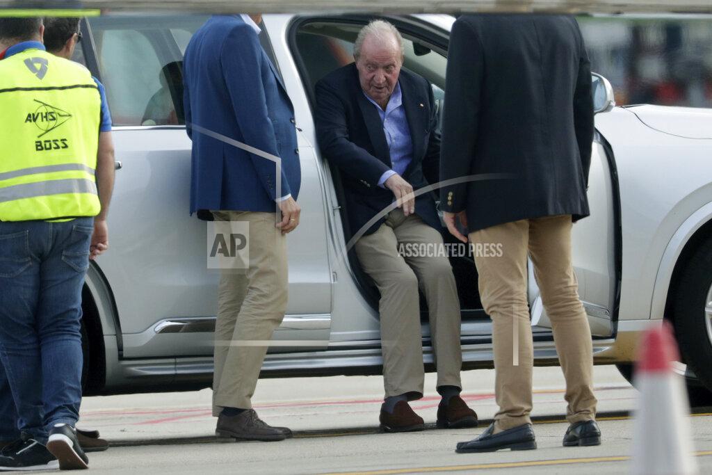 Lalo R. Villar Spain's former King Juan Carlos gets into a car on arrival by private jet at the Peinador airport in Vigo, north western Spain, Thursday, May 19, 2022. Spain's former King has returned to Spain Thursday for his first visit since leaving nearly two years ago amid a cloud of financial scandals. (AP Photo/Lalo R. Villar)