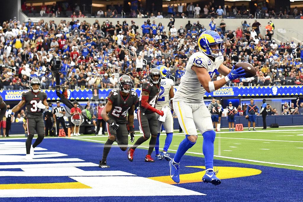 Kevork Djansezian Los Angeles Rams wide receiver Cooper Kupp (10) catches a touchdown during the first half of an NFL football game against the Tampa Bay Buccaneers Sunday, Sept. 26, 2021, in Inglewood, Calif. (AP Photo/Kevork Djansezian)