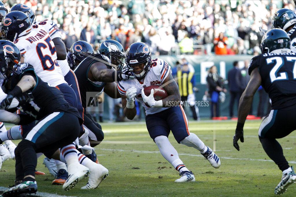 Chris Szagola Chicago Bears' David Montgomery (32) rushes for a touchdown during the second half of an NFL football game against the Philadelphia Eagles, Sunday, Nov. 3, 2019, in Philadelphia. (AP Photo/Chris Szagola)