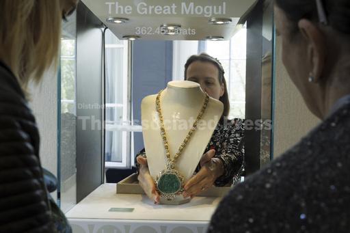 Christie's sale of Austrian heiress' jewels stirs criti... - Vimarsana News