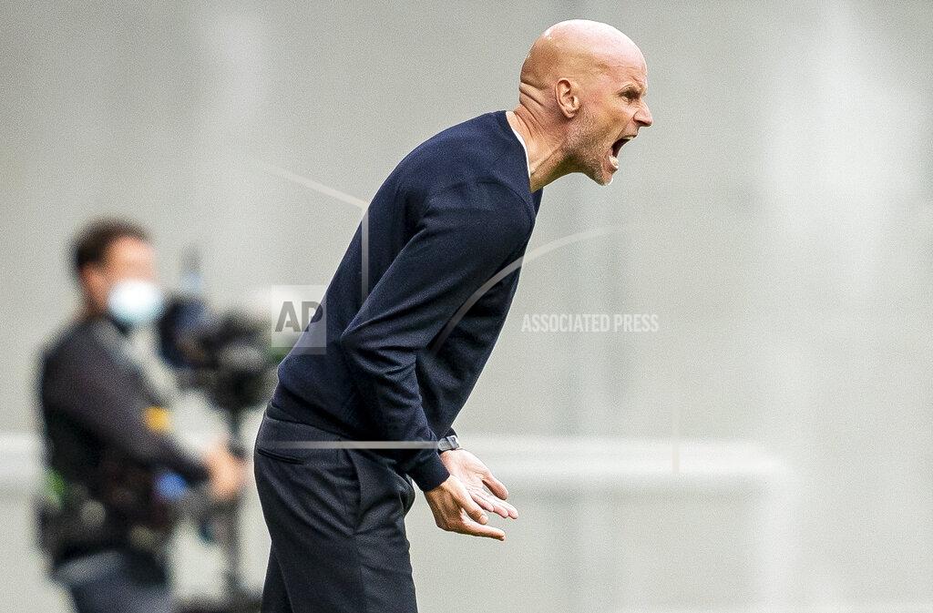 Mads Claus Rasmussen Copenhagen's head coach Staale Solbakken shouts instructions to his players, during the Europa League round of 16 second leg soccer match between FC Copenhagen and Istanbul Basaksehir, at Telia Parken in Copenhagen, Wednesday, Aug. 5, 2020. (Mads Claus Rasmussen/Ritzau Scanpix via AP)