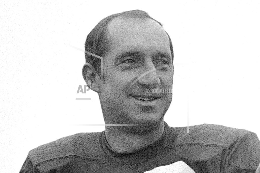Pjs FILE - This is a July 19, 1971, file photo showing Green Bay Packers football quarterback Zeke Bratkowski. The Green Bay Packers say Zeke Bratkowski, the quarterback who backed up Bart Starr during the team’s 1960s dynasty, died Monday, Nov. 11, 2019, at his Florida home at age 88. (AP Photo/PJS, File)