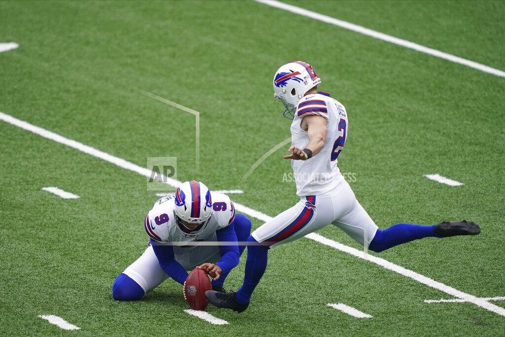 John Minchillo Buffalo Bills kicker Tyler Bass, right, scores a field goal during the first half of an NFL football game against the New York Jets, Sunday, Oct. 25, 2020, in East Rutherford, N.J. (AP Photo/John Minchillo)