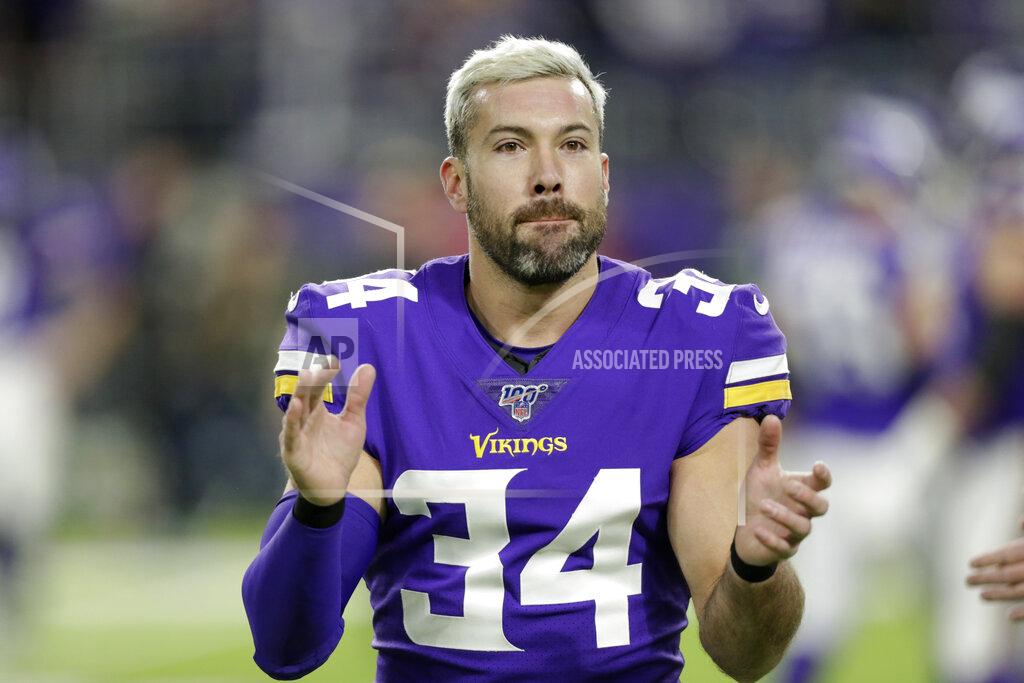 Andy Clayton-King FILE - In this Dec. 23, 2019, file photo, Minnesota Vikings strong safety Andrew Sendejo warms up before an NFL football game against the Green Bay Packers in Minneapolis. The Cleveland Browns have added another veteran safety to their secondary, agreeing to terms with Andrew Sendejo on a one-year, $2.25 million contract. The 32-year-old Sendejo played for Minnesota and Philadelphia last season. (AP Photo/Andy Clayton-King, File)