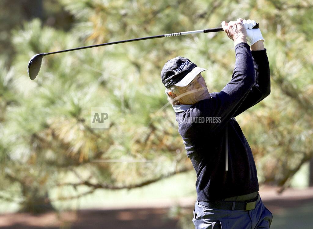 Daniel Sangjib Min Bernhard Langer hits the drive shot on the 18th hole during the first round of 2020 Dominion Energy Charity Classic at The Country Club of Virginia in Richmond, Va., Saturday, Oct. 17, 2020. (Daniel Sangjib Min/Richmond Times-Dispatch via AP)