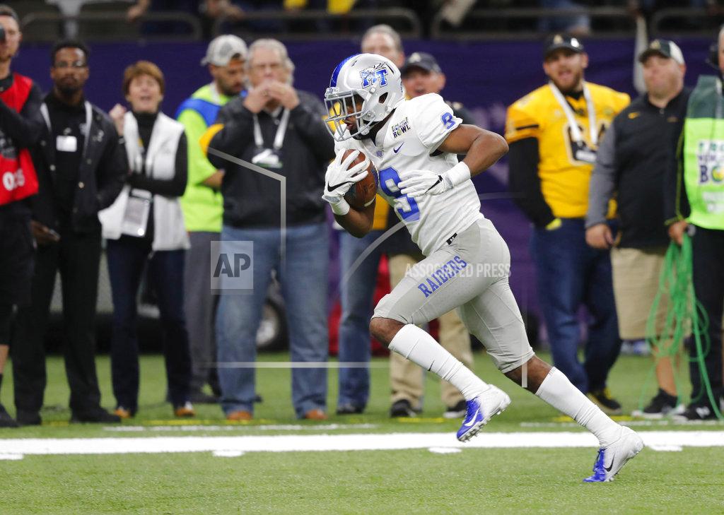 Gerald Herbert Middle Tennessee wide receiver Isiah Upton (9) runs to the end zone on a touchdown reception in the second half of the New Orleans Bowl NCAA college football game against Appalachian State in New Orleans, Saturday, Dec. 15, 2018. Appalachian State won 45-13 .(AP Photo/Gerald Herbert)
