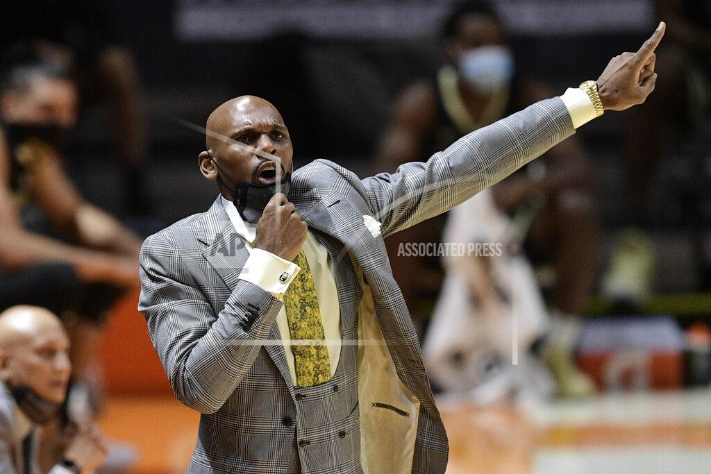Calvin Mattheis Vanderbilt head coach Jerry Stackhouse directs his players during an NCAA college basketball game against Tennessee at Thompson-Boling Arena in Knoxville, Tenn., Saturday, Jan. 16, 2021. (Calvin Mattheis/Knoxville News Sentinel via AP, Pool)