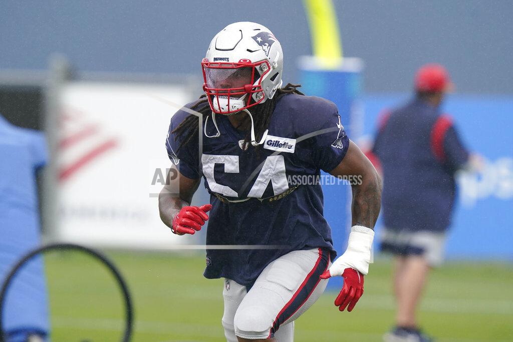 New England Patriots outside linebacker Dont'a Hightower warms up during an NFL football practice, Wednesday, Sept. 22, 2021, in Foxborough, Mass. (AP Photo/Steven Senne)