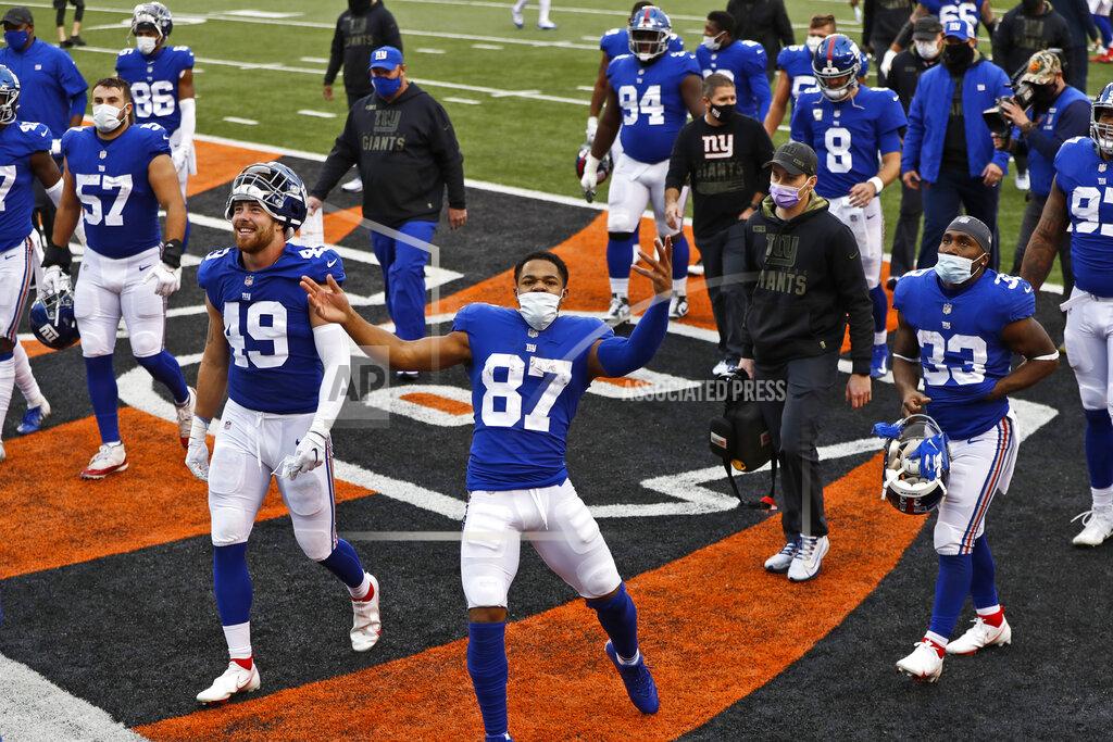 Aaron Doster New York Giants wide receiver Sterling Shepard (87) celebrates after the Giants defeated the Cincinnati Bengals in an NFL football game, Sunday, Nov. 29, 2020, in Cincinnati. (AP Photo/Aaron Doster)