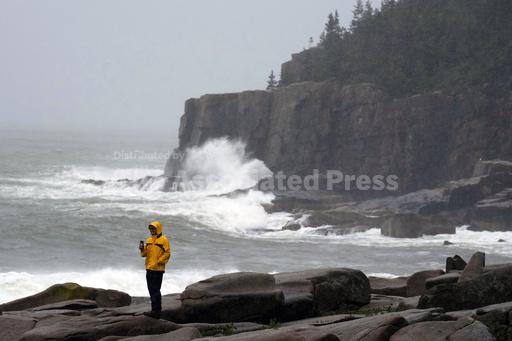 Atlantic storm Lee delivers high winds and rain before... - Vimarsana News