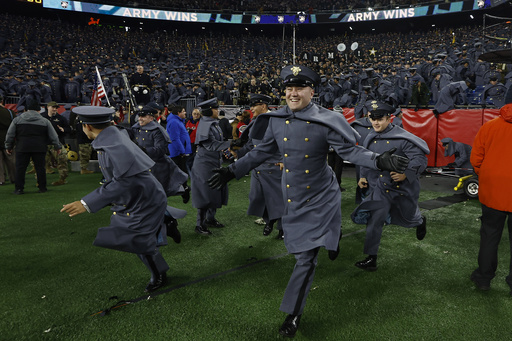 Army holds on with goal-line stand in final seconds, beats Navy 17-11 ...