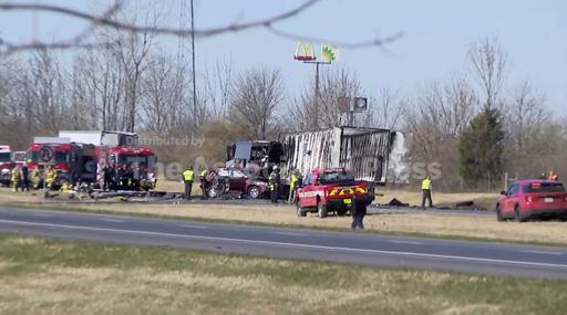 3 dead, 15 hospitalized when bus carrying students and... - Vimarsana News
