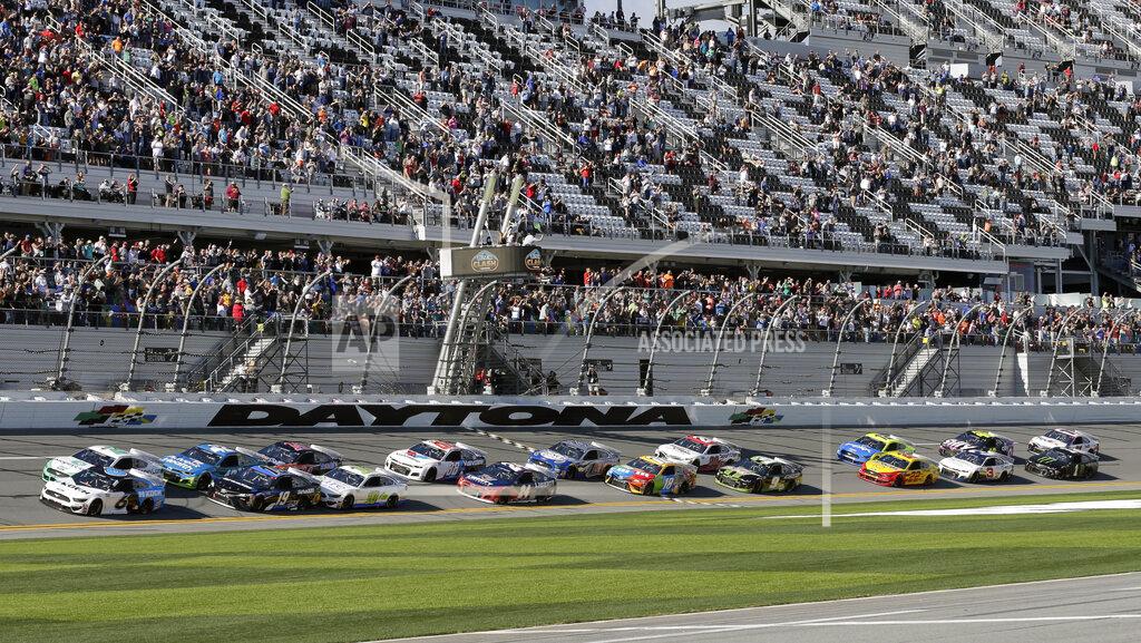 Terry Renna Ryan Newman (6) and Brad Keselowski, front left, lead the field to start the NASCAR Busch Clash auto race at Daytona International Speedway, Sunday, Feb. 9, 2020, in Daytona Beach, Fla. (AP Photo/Terry Renna)