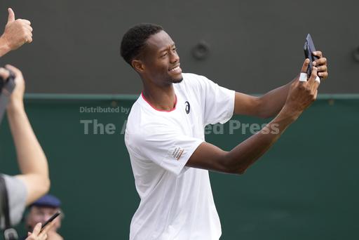 Georgia Tech's Eubanks stuns Tsitsipas at Wimbledon to... - Vimarsana News