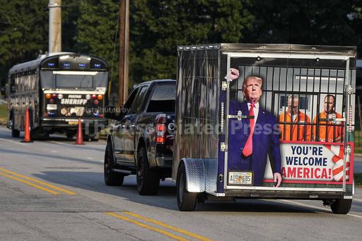 Scores of Trump supporters show support outside Georgia... - Vimarsana News