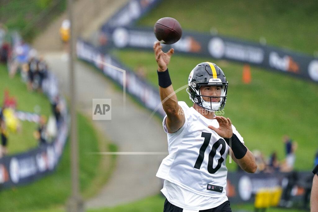 Keith Srakocic Pittsburgh Steelers quarterback Mitch Trubisky throws a pass during the NFL football team's training camp in Latrobe, Pa., Wednesday, July 27, 2022. (AP Photo/Keith Srakocic)