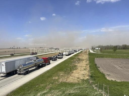 At least 6 dead after dust storm causes crashes in Illi... - Vimarsana News