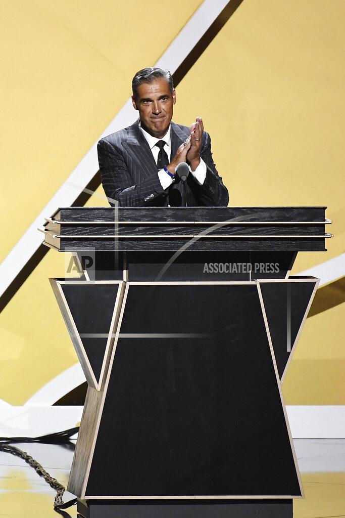 Jessica Hill Inductee Jay Wright speaks during the 2021 Basketball Hall of Fame Enshrinement ceremony, Saturday, Sept. 11, 2021, in Springfield, Mass. (AP Photo/Jessica Hill)
