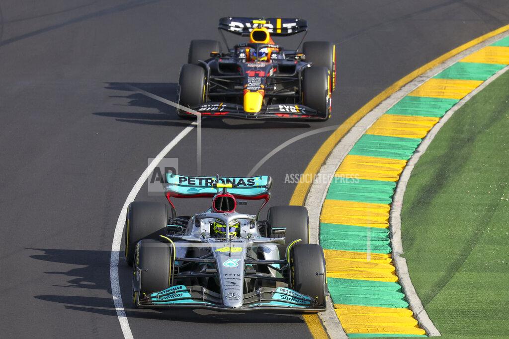 Asanka Brendon Ratnayake Mercedes driver Lewis Hamilton of Britain leads Red Bull driver Sergio Perez of Mexico during the Australian Formula One Grand Prix in Melbourne, Australia, Sunday, April 10, 2022. (AP Photo/Asanka Brendon Ratnayake)