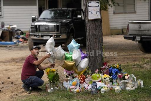 Victims in Texas mass shielded baby; 9-year-old loved s... - Vimarsana News