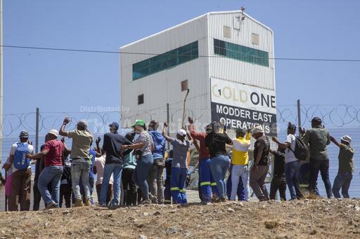 Police say miners from a rival union are holding hundre... - Vimarsana News