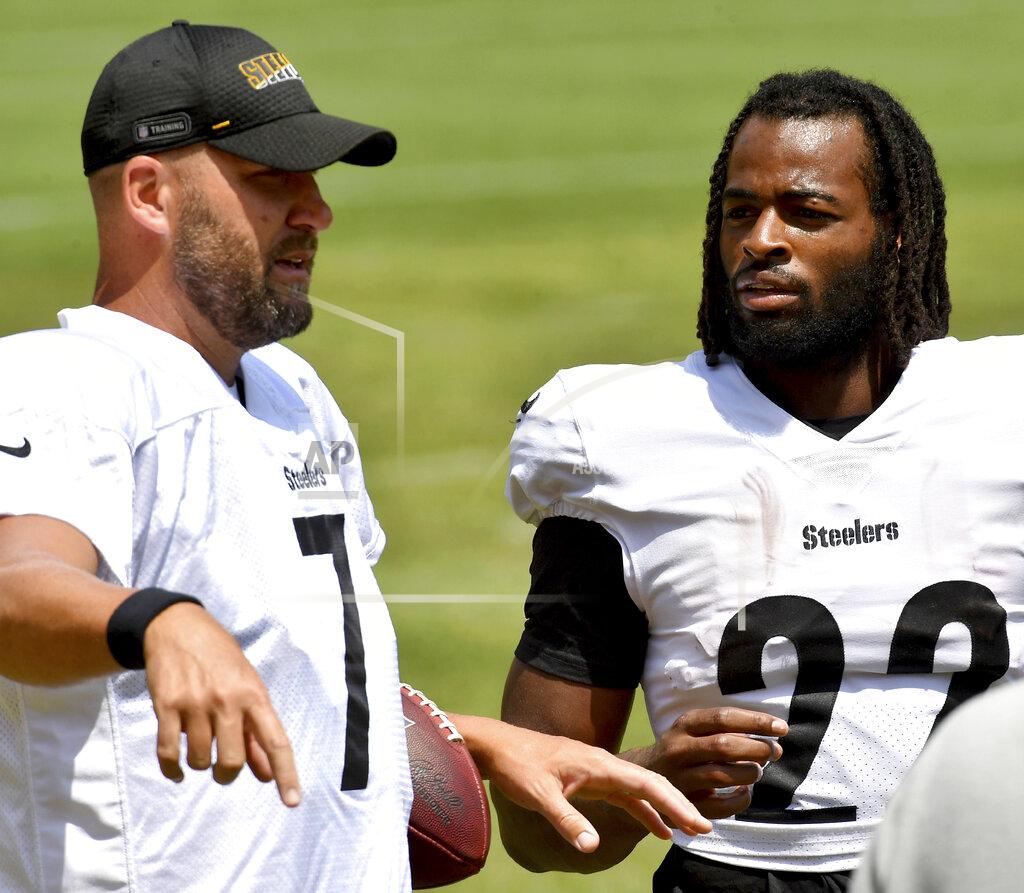 Matt Freed Pittsburgh Steelers quarterback Ben Roethlisberger talks with running back Najee Harris during an NFL football training camp Saturday, July 31, 2021, at Heinz Field in Pittsburgh. (Matt Freed/Pittsburgh Post-Gazette via AP)