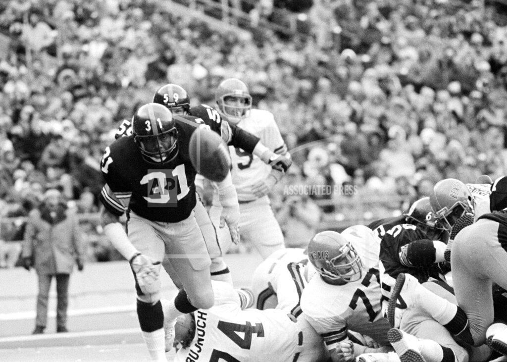 Charles Kenneth Lucas FILE - Pittsburgh Steelers Donnie Shell (31) eyes a loose ball after a fumble in the end zone by Cincinnati Bengals' Pete Johnson, not shown, during fourth quarter action in Pittsburgh, in this Dec. 3, 1979, file photo. Steelers' Ron Johnson recovered the fumble. Shell views his winding path to football immortality as a testament to what can happen when innate ability and a relentless belief in yourself collide. (AP Photo/Charles Kenneth Lucas, File)
