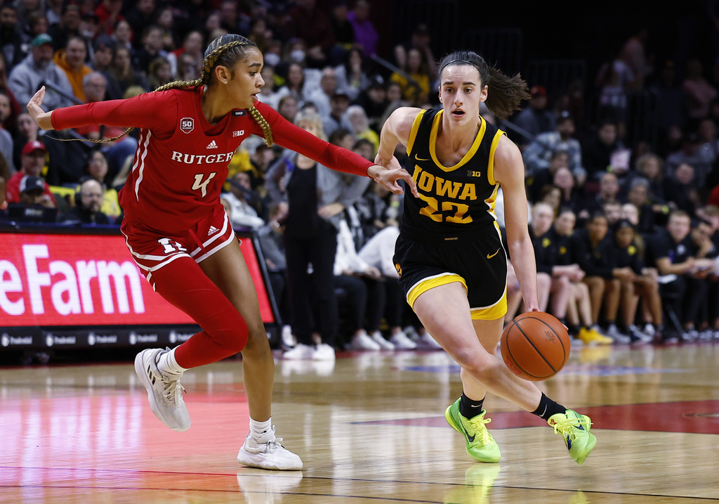 Caitlin Clark earns 14th career triple-double to lead No. 4 Iowa women to 103-69 rout of Rutgers - Vimarsana News