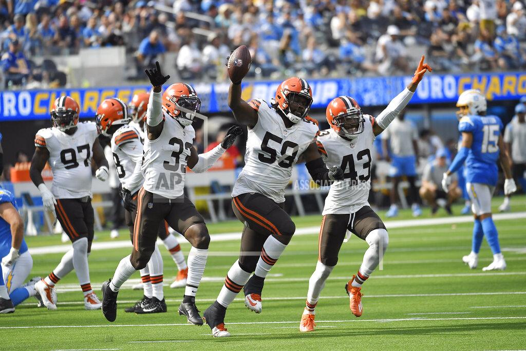 Kevork Djansezian Cleveland Browns defensive tackle Malik McDowell (58) recovers a fumble on a kickoff return during the first half of an NFL football game against the Los Angeles Chargers Sunday, Oct. 10, 2021, in Inglewood, Calif. (AP Photo/Kevork Djansezian)