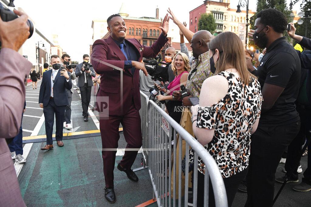 Jessica Hill Paul Pierce meets fans as he arrives for the 2021 Basketball Hall of Fame Enshrinement ceremony, Saturday, Sept. 11, 2021, in Springfield, Mass. (AP Photo/Jessica Hill)