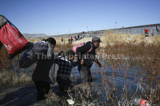 Mexican officials clear border camp as US pressure moun... - Vimarsana News