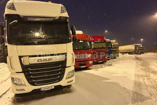 Polish truck drivers are blocking the border with Ukrai... - Vimarsana News