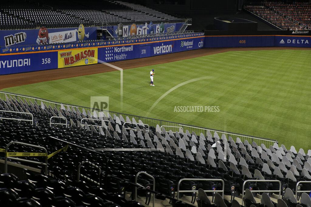 New York Mets left fielder J.D. Davis plays during the sixth inning of the baseball game against the Boston Red Sox at Citi Field, Thursday, July 30, 2020, in New York. (AP Photo/Seth Wenig)