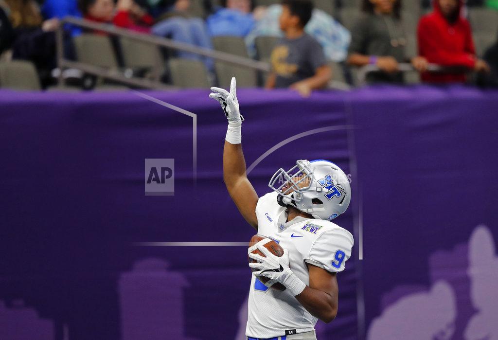 Gerald Herbert Middle Tennessee wide receiver Isiah Upton (9) celebrates his touchdown reception in the second half of the New Orleans Bowl NCAA college football game against Appalachian State in New Orleans, Saturday, Dec. 15, 2018. Appalachian State won 45-13. (AP Photo/Gerald Herbert)