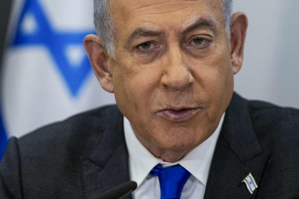 After tumbling in polls, Netanyahu clings to power and aims to improve political standing during war - Vimarsana News
