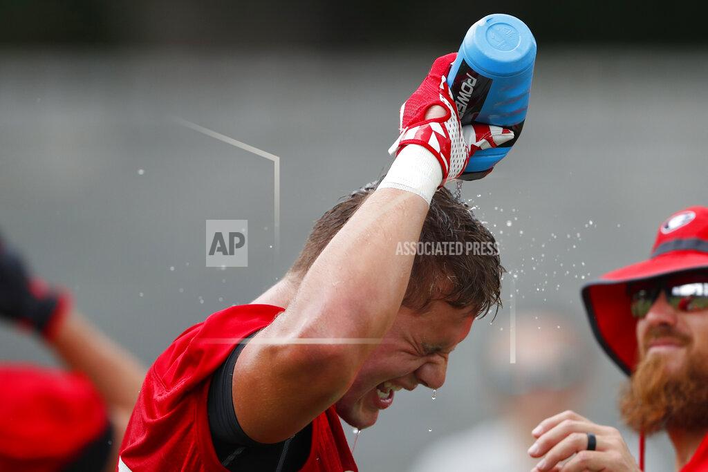 John Bazemore Georgia tight end Brett Seither (8) cools down during the team's first scheduled NCAA college football practice Friday, Aug. 2, 2019, in Athens, Ga. (AP Photo/John Bazemore)
