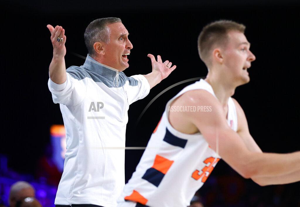 Tim Aylen In a photo provided by Bahamas Visual Services, Arizona State head coach Bobby Hurely gestures during the team's NCAA college basketball game against Syracuse at Paradise Island, Bahamas, Thursday, Nov. 25, 2021. (Tim Aylen/Bahamas Visual Services via AP)