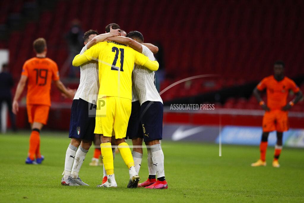 Peter Dejong Italy's players celebrate after winning the UEFA Nations League soccer match against The Netherlands at the Johan Cruijff ArenA in Amsterdam, Netherlands, Monday, Sept. 7, 2020. Italy beat The Netherlands 1-0. (AP Photo/Peter Dejong)