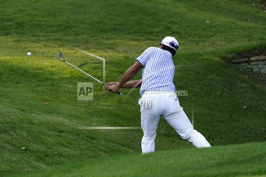 Matt Slocum Hideki Matsuyama, of Japan, chips across the creek on the 13th fairway during the third round of the Masters golf tournament Saturday, Nov. 14, 2020, in Augusta, Ga. (AP Photo/Matt Slocum)