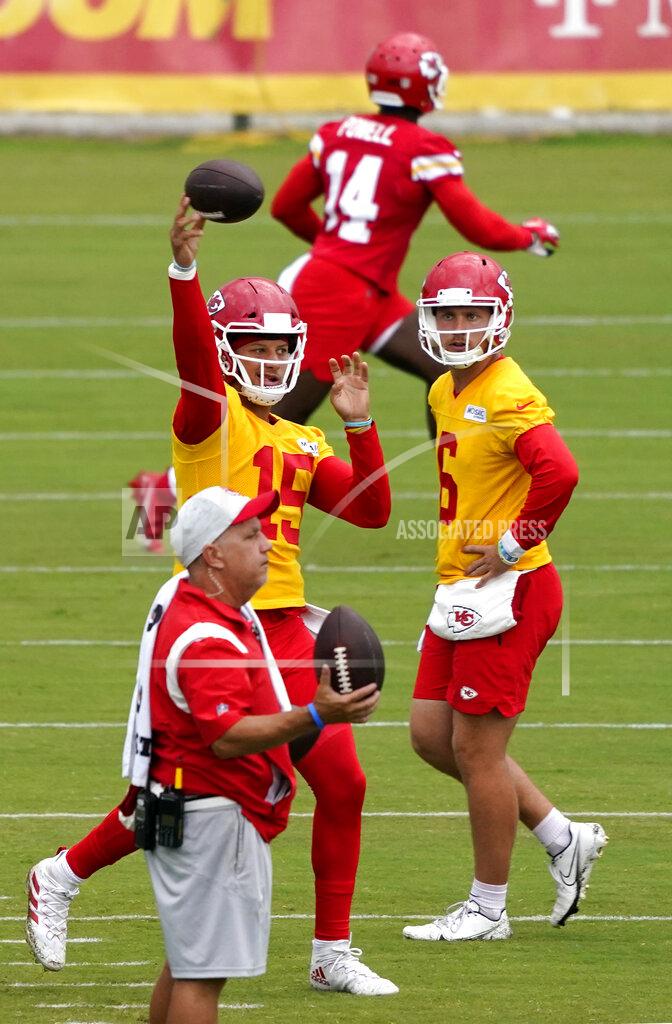 Ed Zurga Kansas City Chiefs quarterback Patrick Mahomes (15) passes the ball during drills at the team's NFL football training camp Saturday, July 31, 2021 in St. Joseph, Mo. (AP Photo/Ed Zurga)